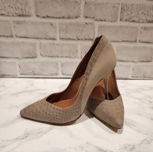 Steve Madden, Size 7, Grey Pumps